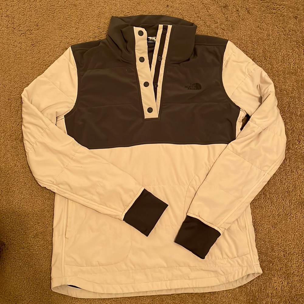 Womens  north face pull over